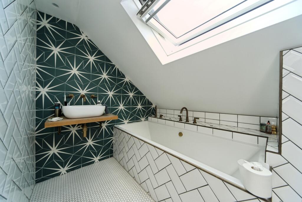 Additional image 16 of Moy Avenue, Eastbourne, BN22