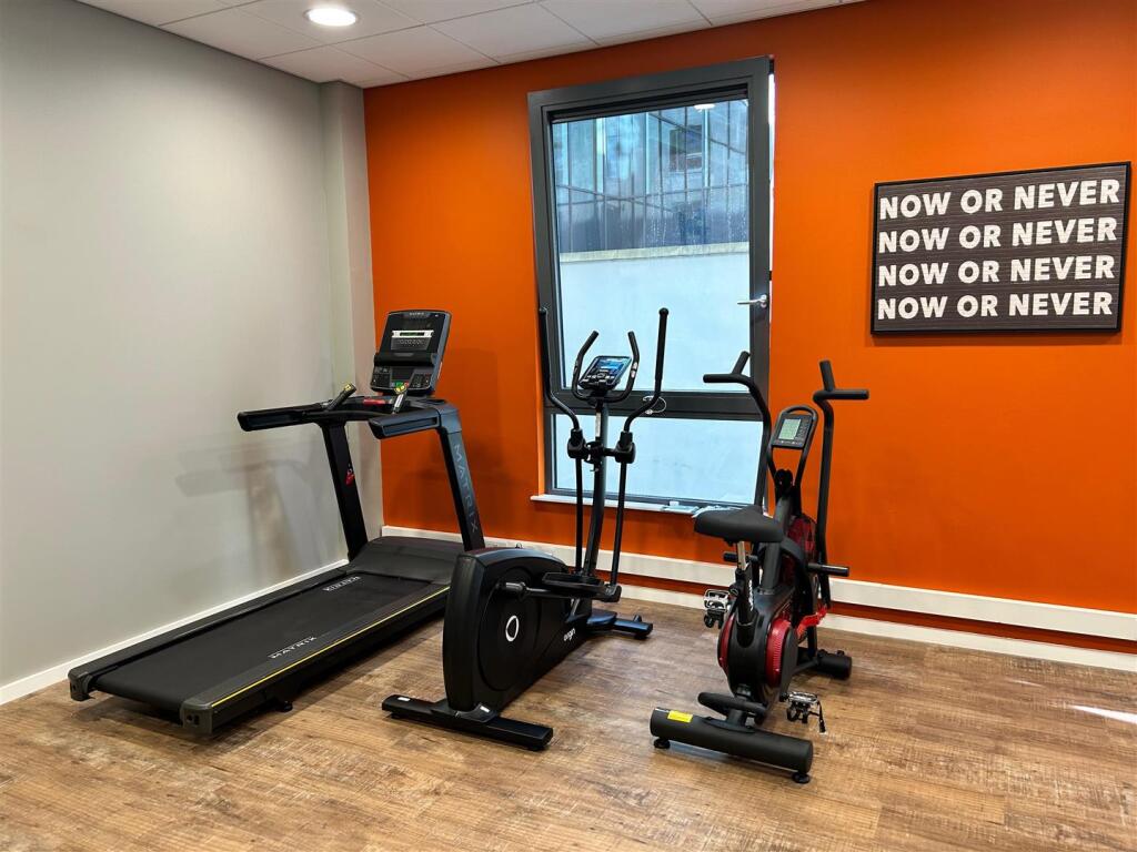 Additional image 18 of Aberdeen | Student | September | AB11