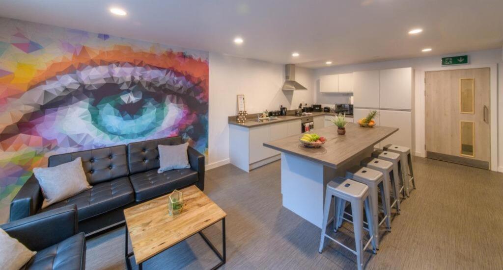 Additional image 7 of Aberdeen | Student | September | AB11