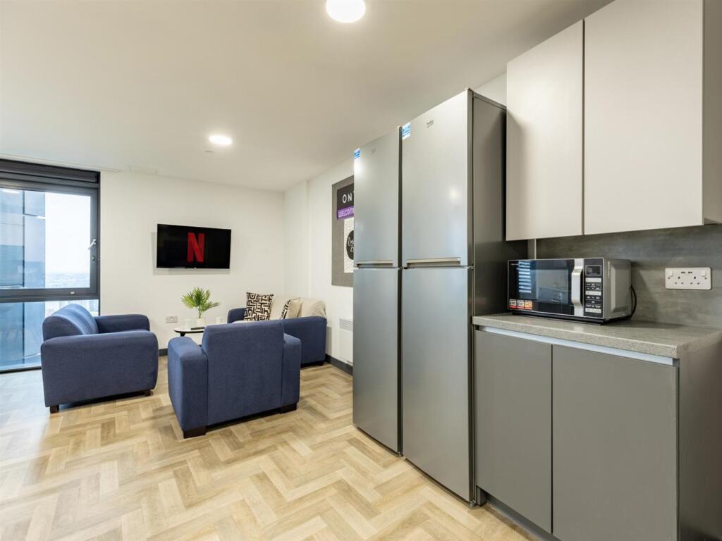 Additional image 27 of Birmingham | Student | September | B4