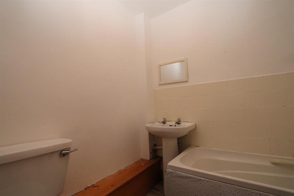 Additional image 3 of Halstead Place, Bradford