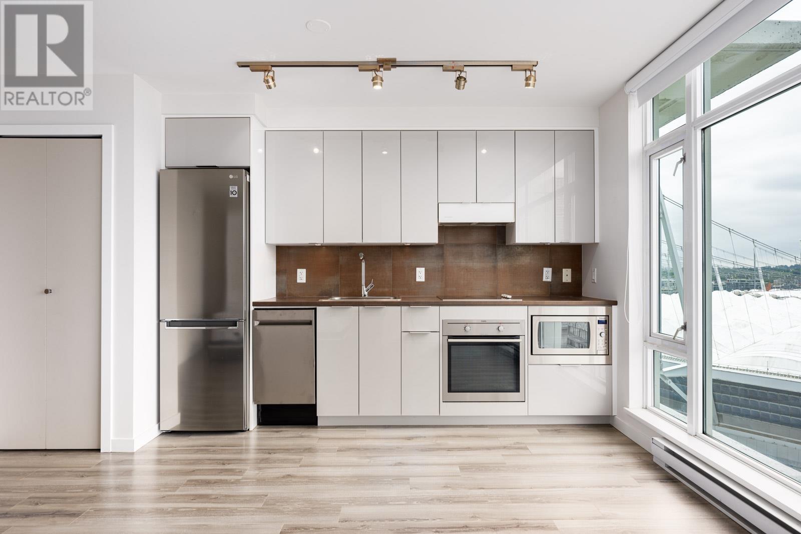 2306 161 W GEORGIA STREET|Vancouver, British Columbia V6B0K9