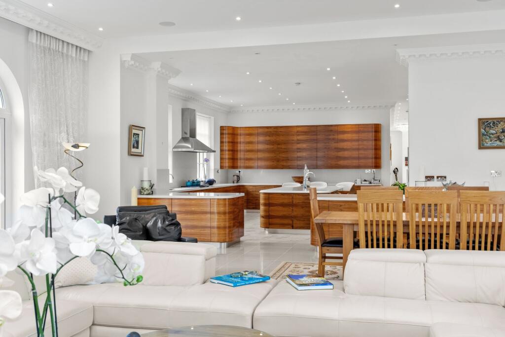 Additional image 11 of High Street, Angmering, BN16