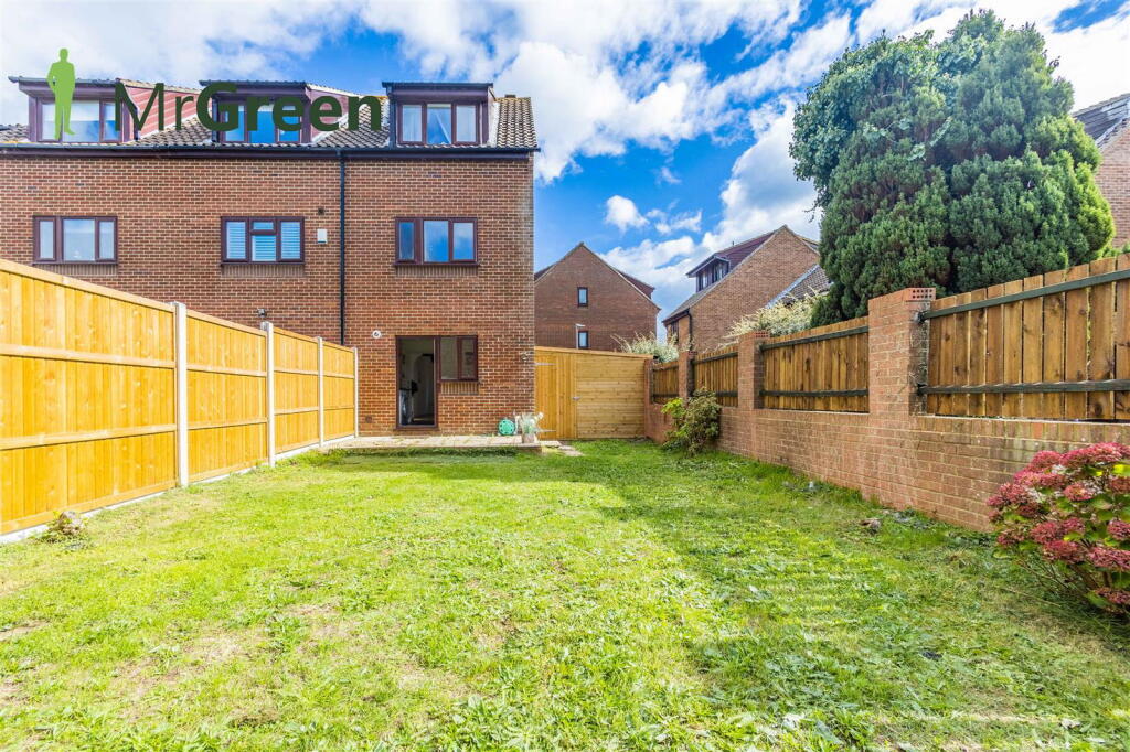 Additional image 11 of Willow Way, Christchurch, BH23 1LA
