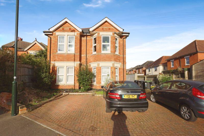 Additional image 12 of Heron Court Road, BH3 7LL – Stunning Duplex Flat in Immaculate Condition