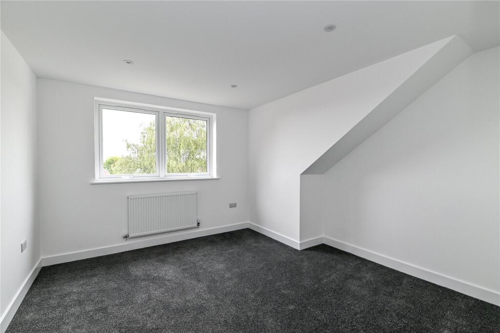 Additional image 10 of The Silvers, 54 Whitefield Road, New Milton, Hampshire, BH25