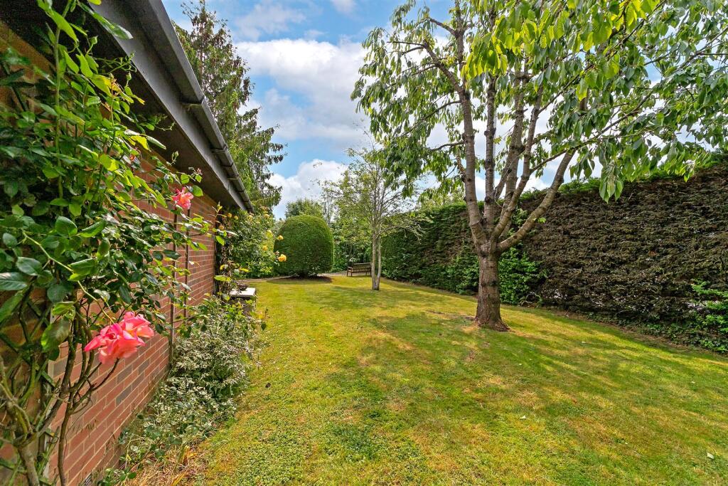 Additional image 11 of The Beeches, Park Street, St. Albans