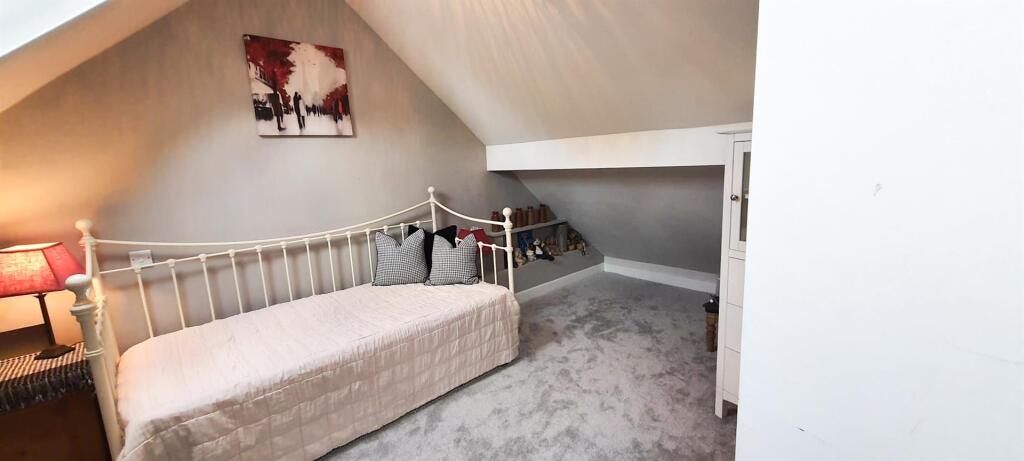 Additional image 39 of Ladymead, Glenlyon Avenue, Keighley