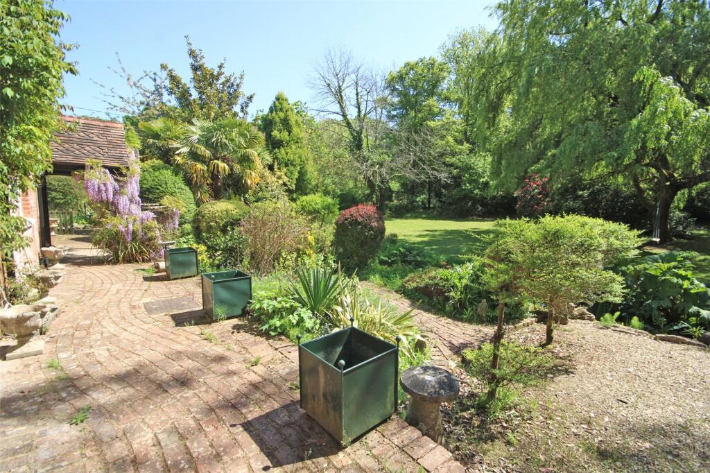 Additional image 14 of South Drive, Ossemsley, New Milton, Hampshire, BH25