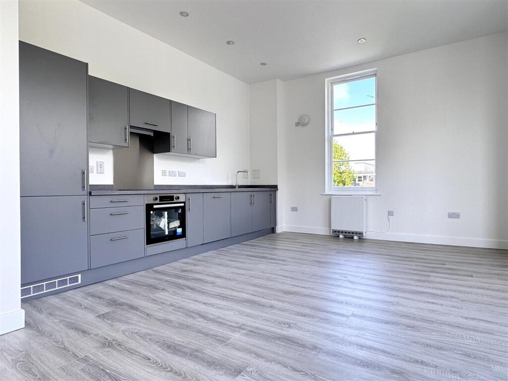 Additional image 7 of Hartington Place, Eastbourne BN21 3BG