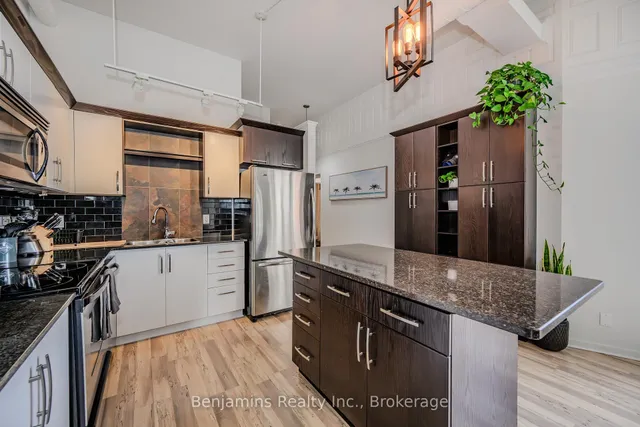 Additional image 10 of 410 King St Unit 609