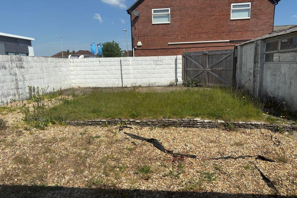 Additional image 10 of 5 bedroom Detached Chalet Bungalow in Wallisdown