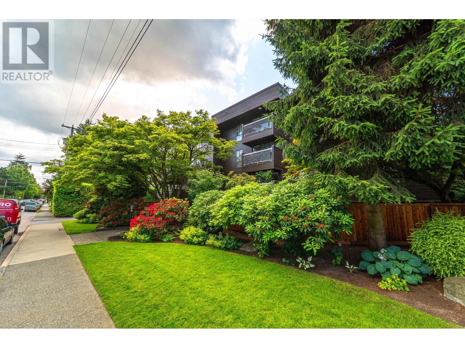 406 3680 W 7TH AVENUE|Vancouver, British Columbia V6R1W4