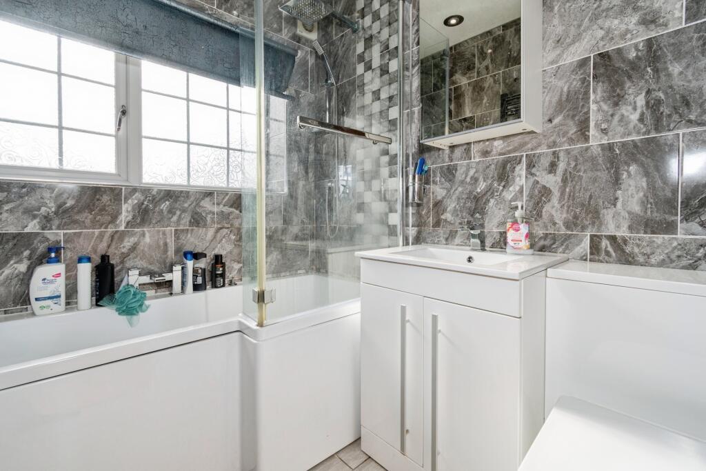 Additional image 6 of Como Gardens, Bradford, BD8