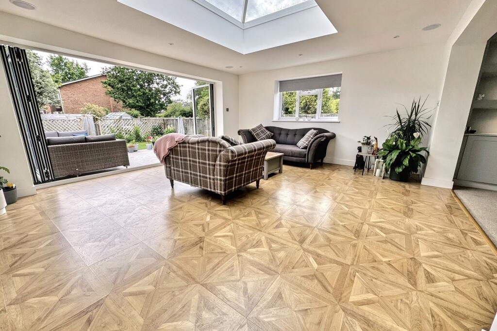 Additional image 4 of Ferndown