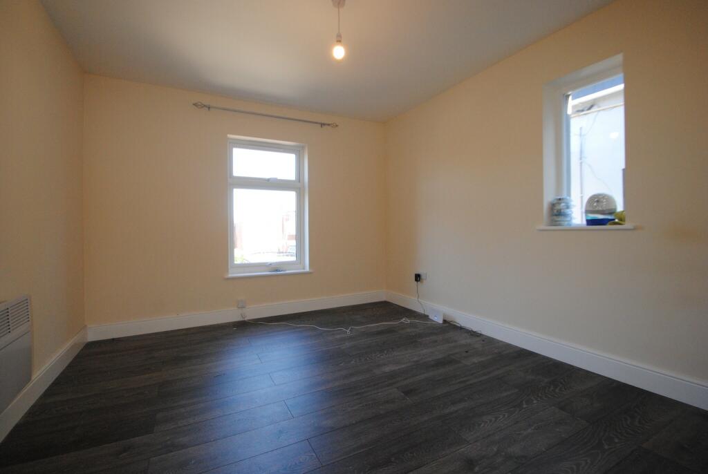 Additional image 8 of Spacious 2 Bed property in Central Charminster
