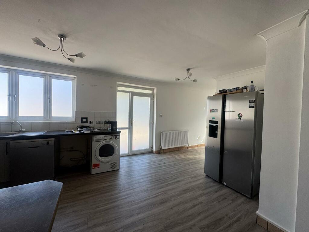 Additional image 8 of LARGE Commercial and Residential Space