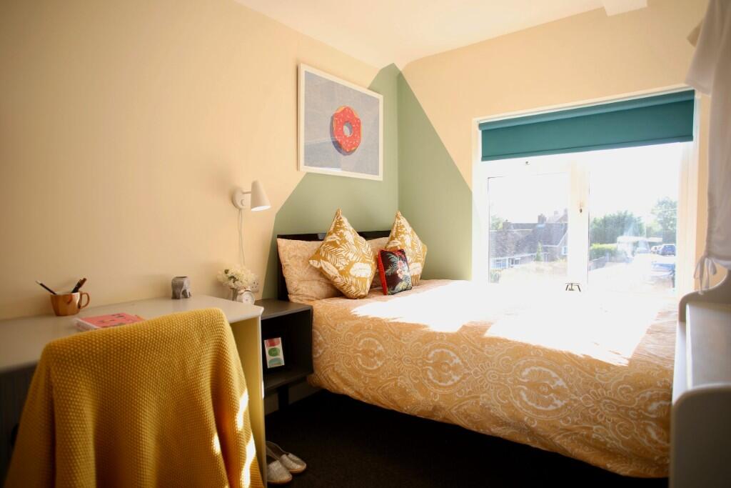 Additional image 5 of Walton Bank, BN1