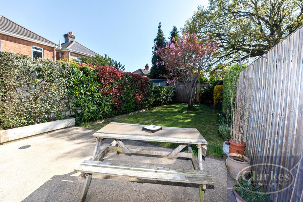 Additional image 21 of STYLISH Detached House CASTLE RD WINTON