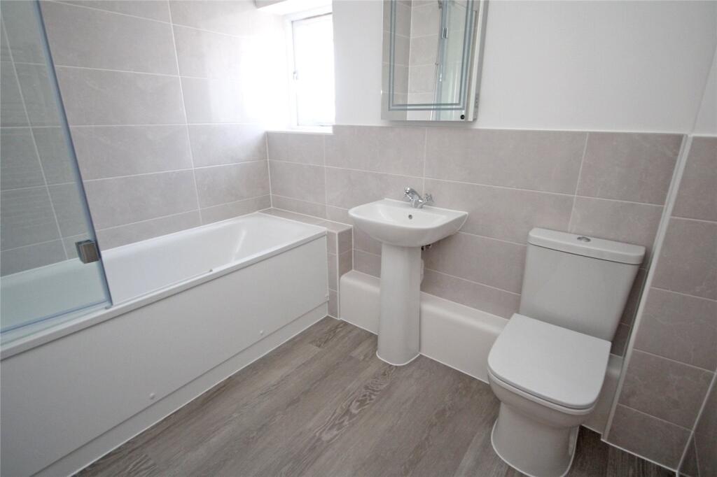 Additional image 9 of The George, Christchurch Road, New Milton, Hampshire, BH25