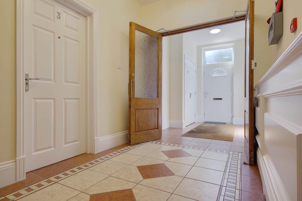 Additional image 15 of Close Talbot Woods,  Bournemouth *Garden Apartment*