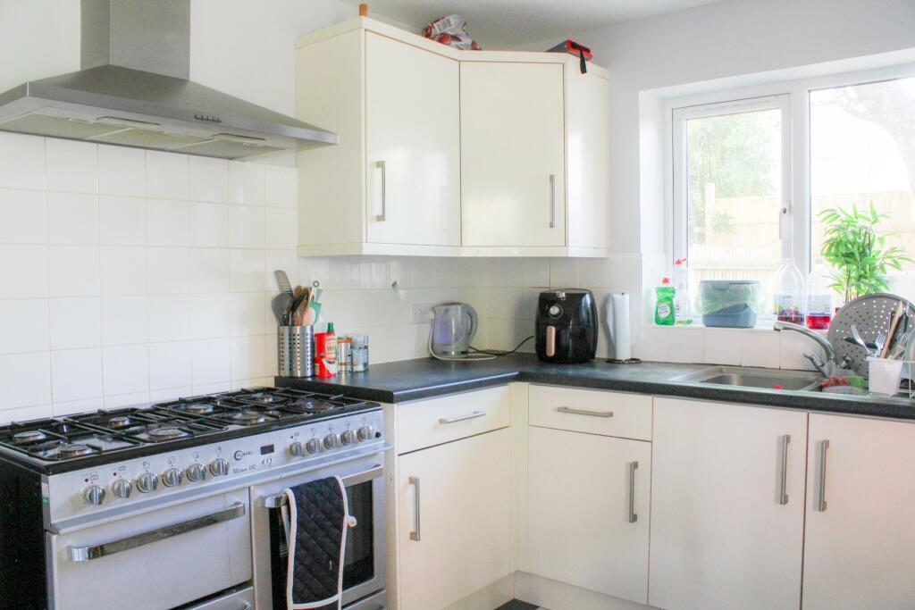 Additional image 5 of FREDERICA RD Short Walk to UNI