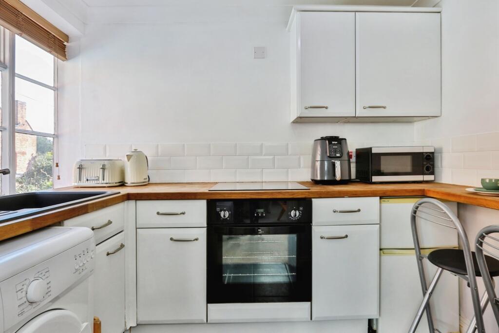 Additional image 4 of The Square, Wimborne, Dorset, BH21