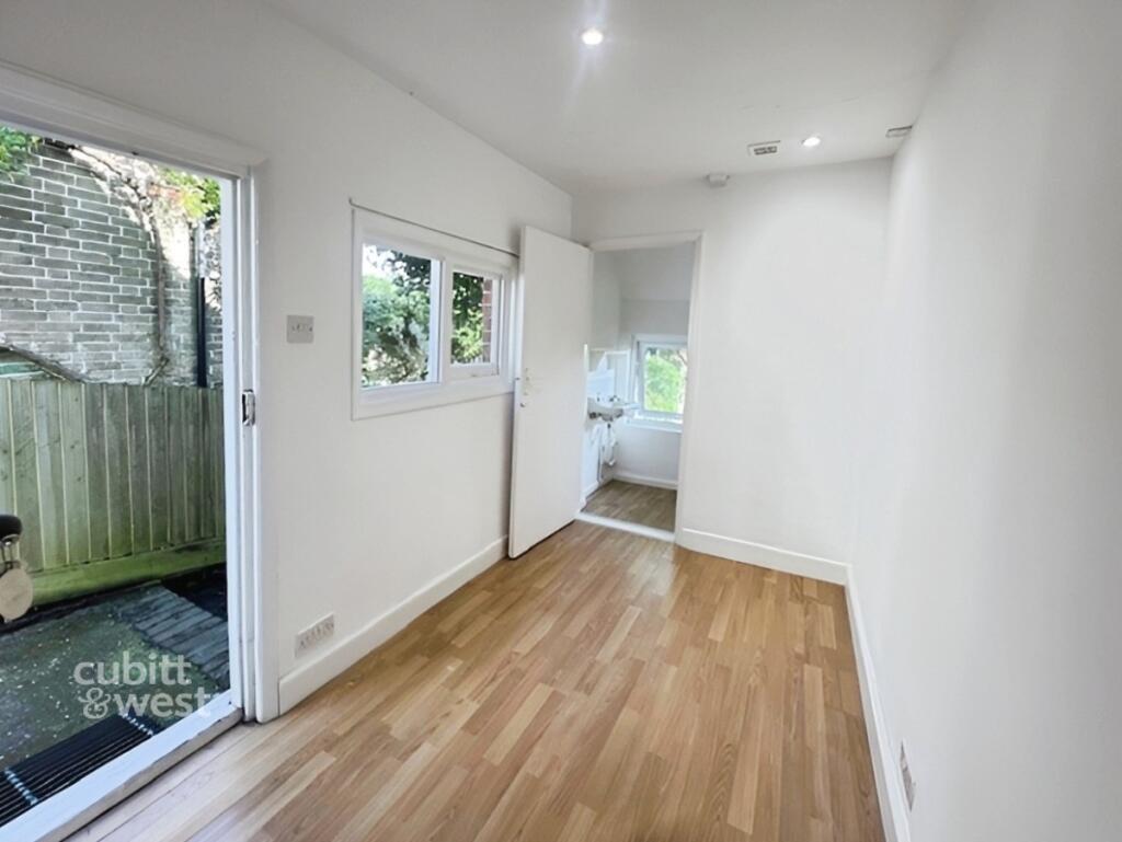 Additional image 7 of Bond Street Arundel BN18