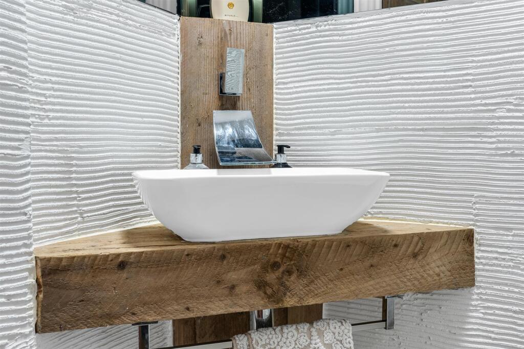 Additional image 14 of Oaklea, Welwyn