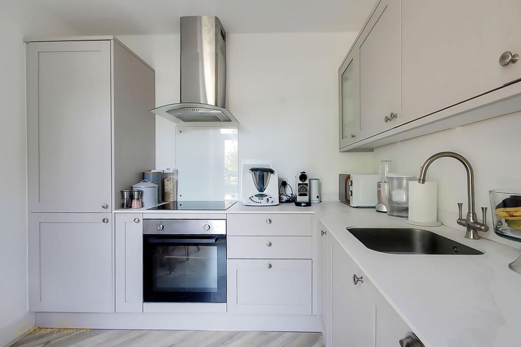 Additional image 10 of South Terrace, Littlehampton, BN17