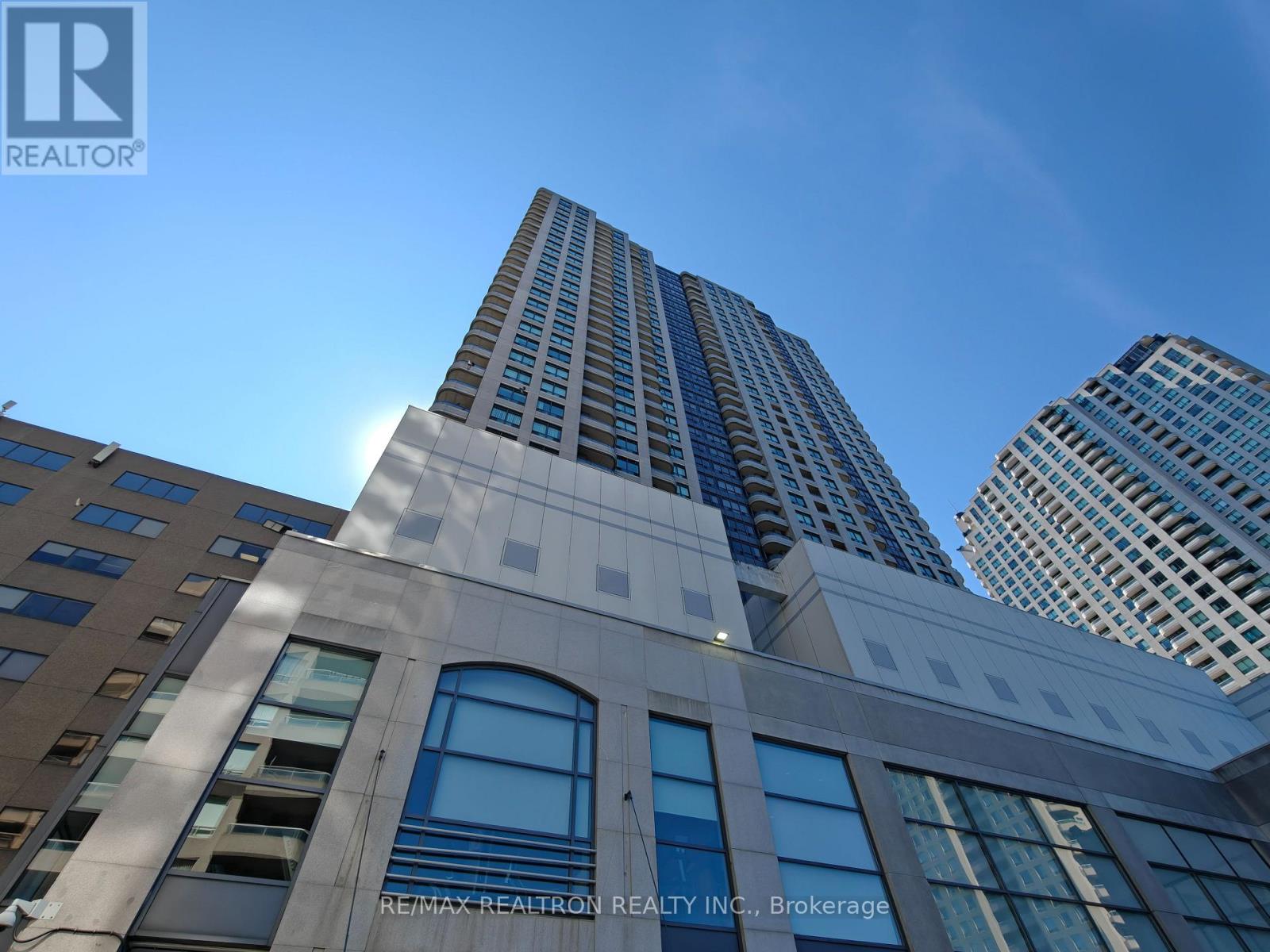 1611 - 8 HILLCREST AVENUE|Toronto (Willowdale East), Ontario M2N6Y6