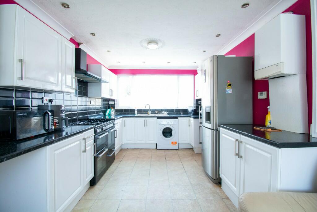 Additional image 7 of Large 4/5 Bed Detached House in Ensbury Park