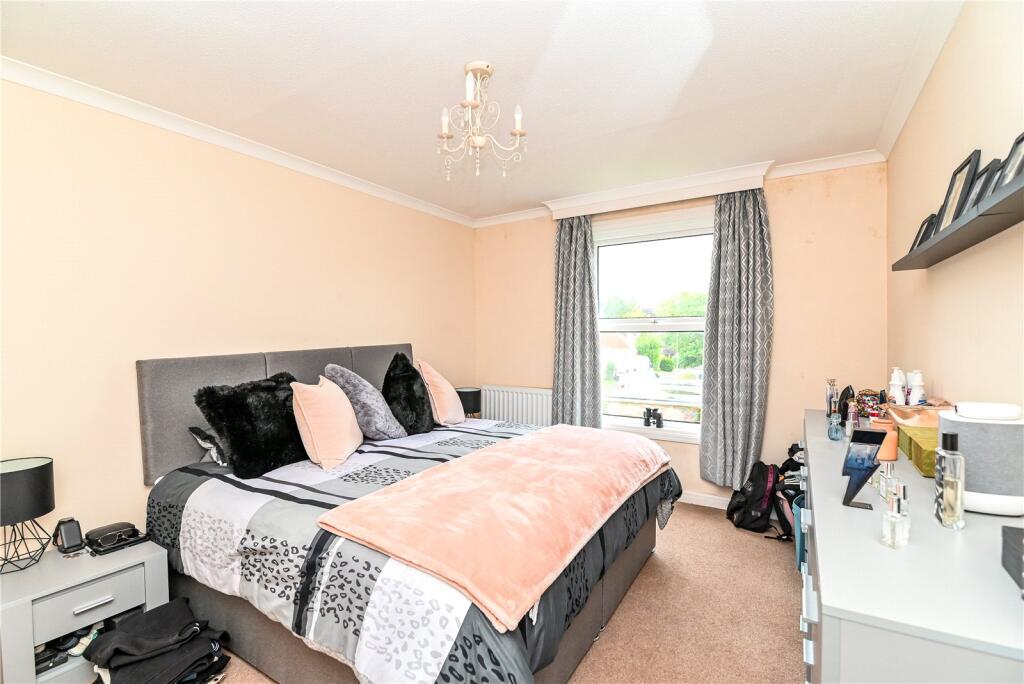 Additional image 4 of Royston Place, Barton on Sea, New Milton, Hampshire, BH25