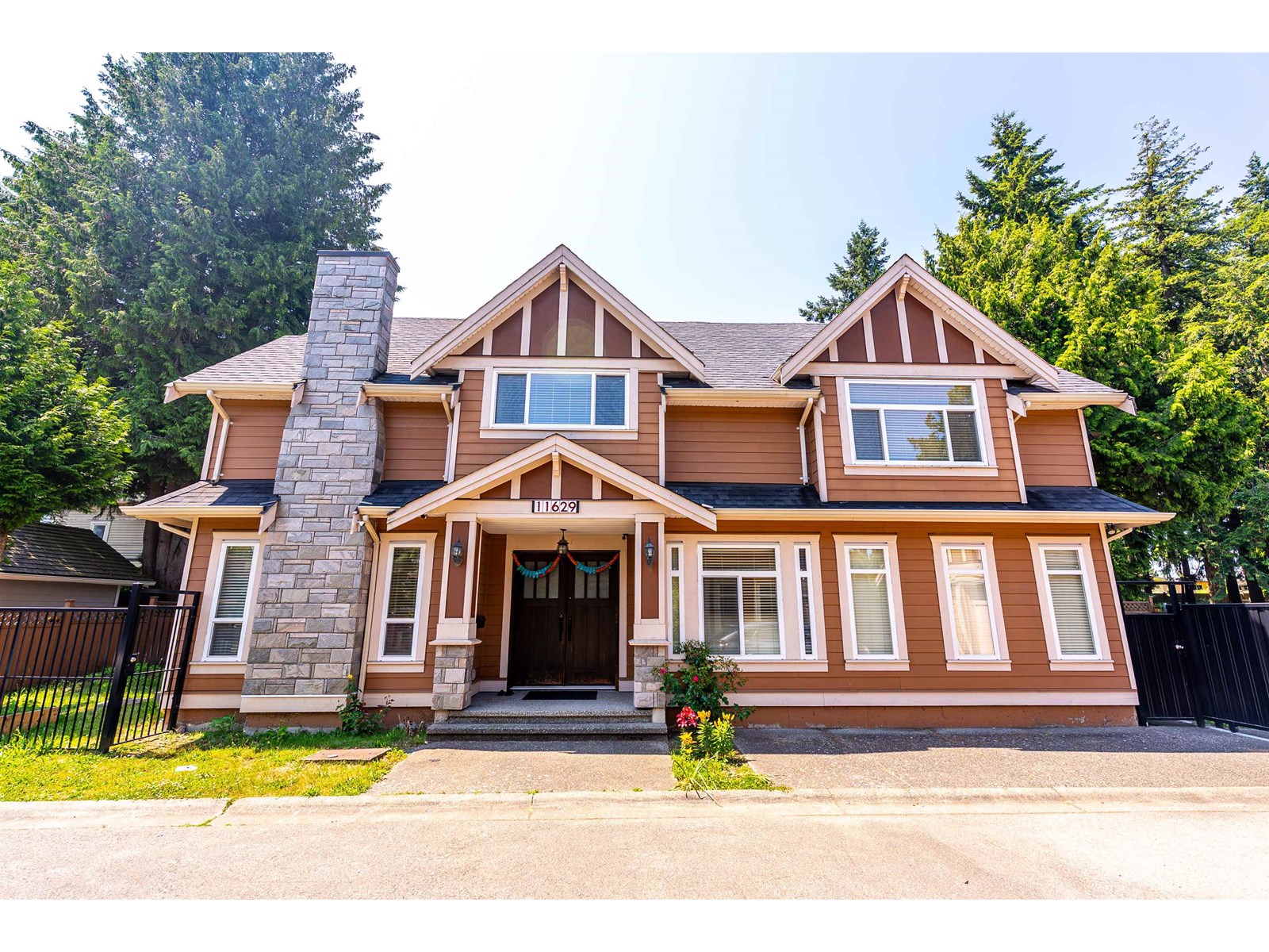 11629 86 AVENUE|Delta, British Columbia V4C2X5