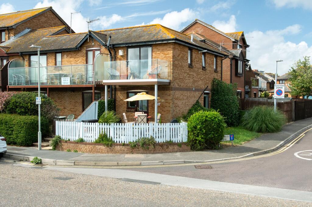 Additional image 4 of Seabreeze Labrador Drive, Baiter Park, Poole, BH15 1UX