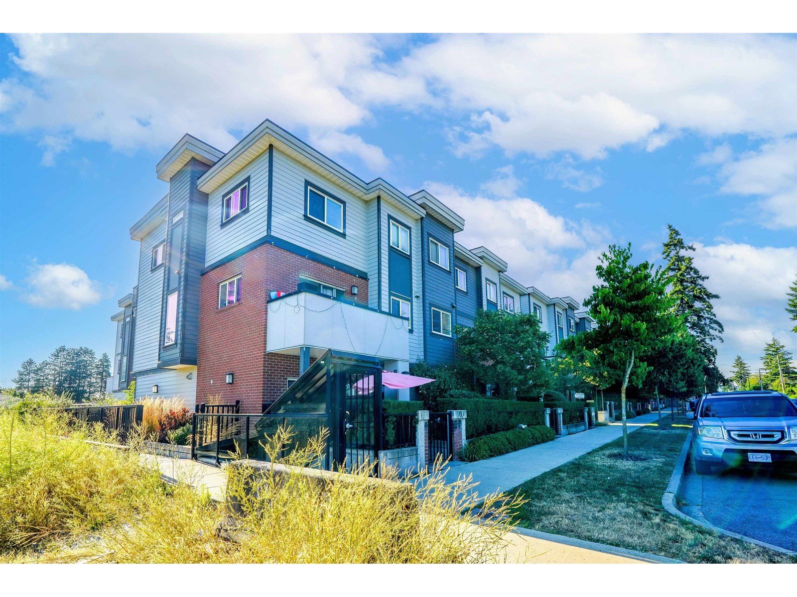Primary image of 38 7247 140 STREET|Surrey, British Columbia V3W1K8