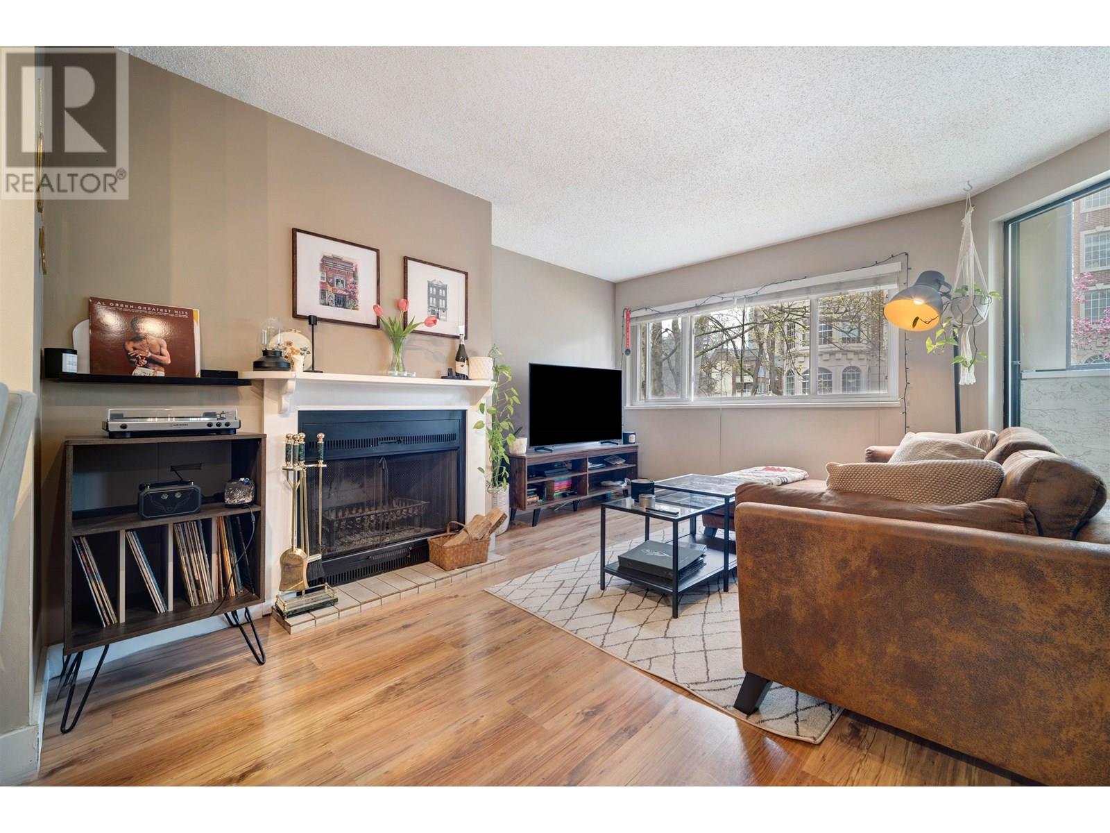 202 936 BUTE STREET|Vancouver, British Columbia V6E1Y8