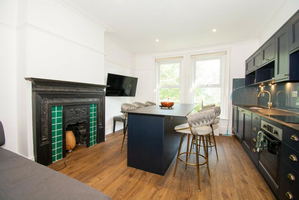 Additional image 2 of Large 6 Bed Modern Maisonette