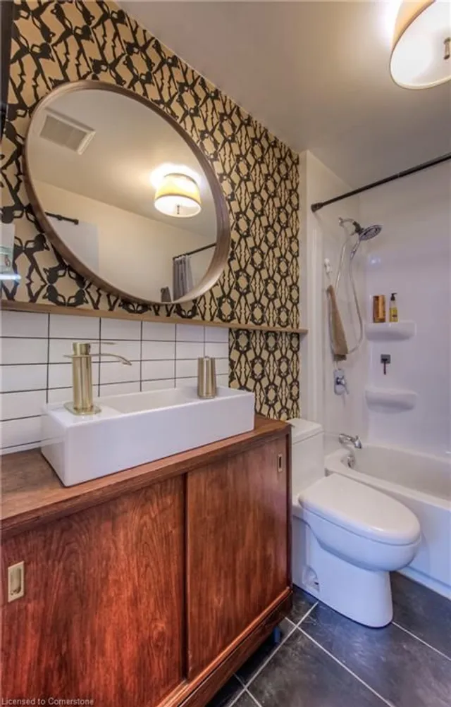 Additional image 22 of 102 Spadina Rd