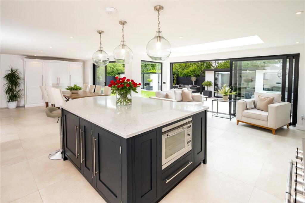 Additional image 34 of Springfield Avenue, Christchurch, Dorset, BH23