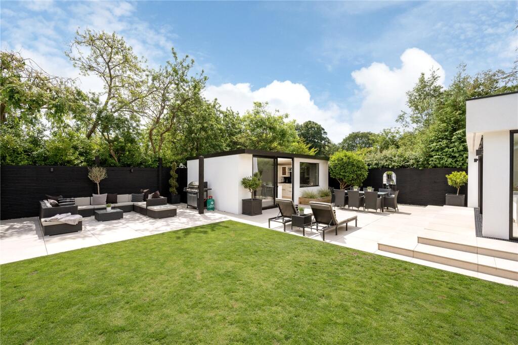 Additional image 24 of Springfield Avenue, Christchurch, Dorset, BH23