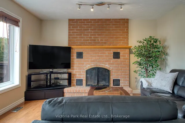 Additional image 19 of 44 Tami Crt