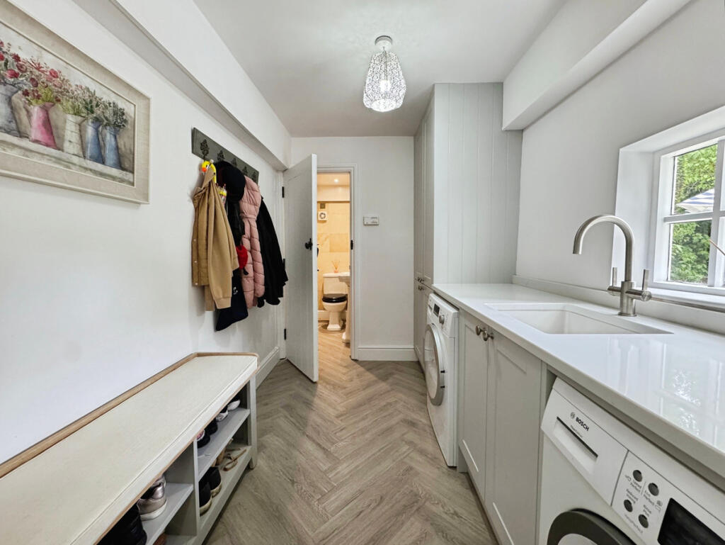 Additional image 10 of Wootton Wawen, Double Carport, Stunning Interior