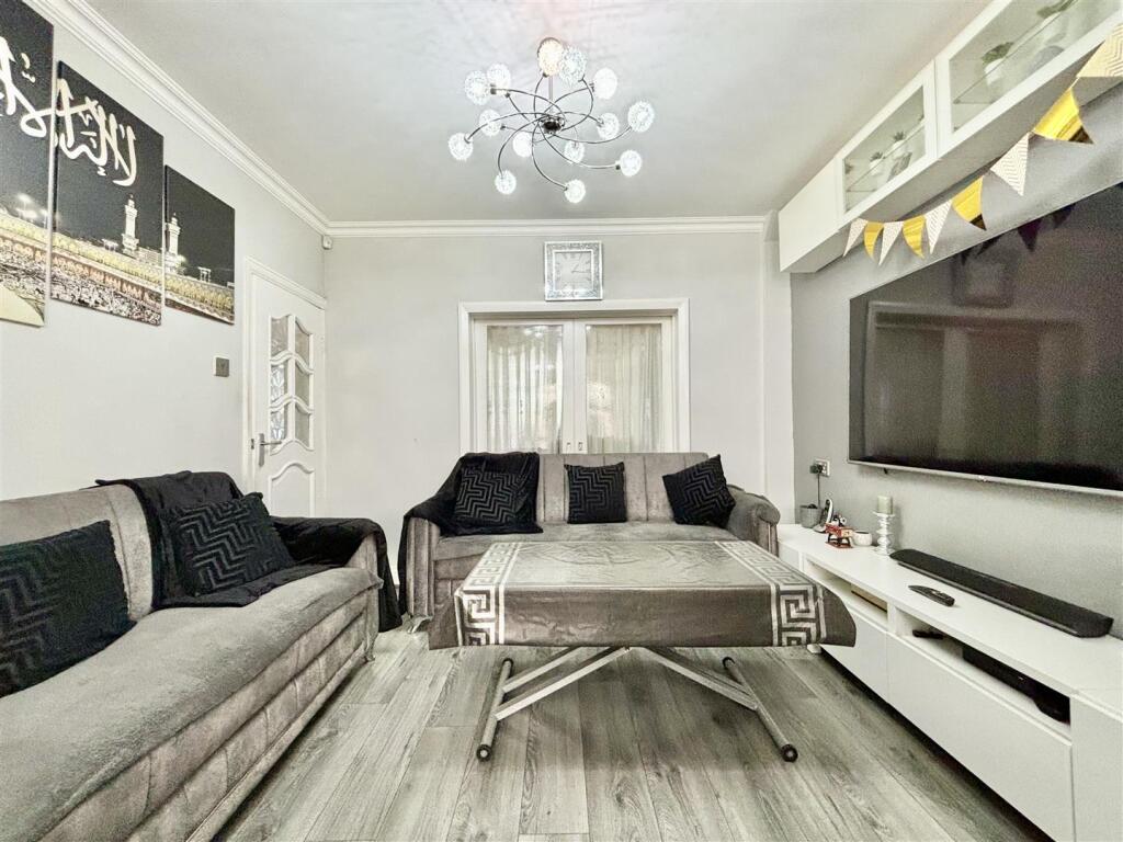 Additional image 9 of Como Drive, Bradford 8