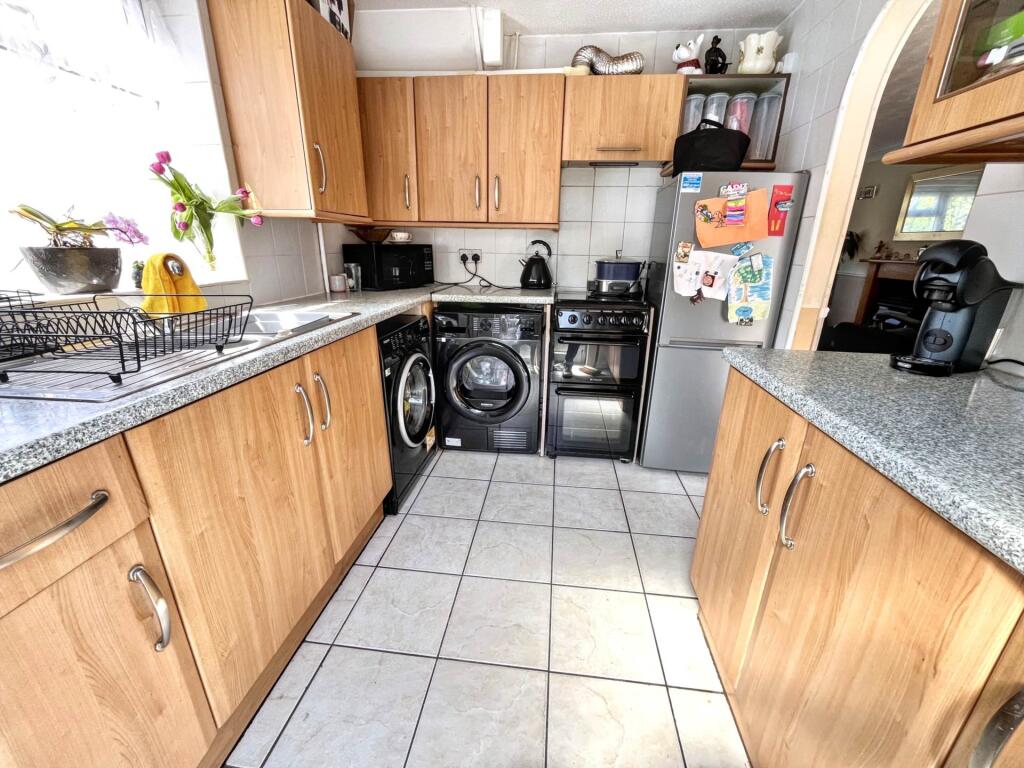 Additional image 4 of Barrow Way, Bournemouth * Close Castle Point *