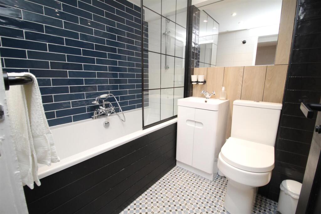 Additional image 16 of Rowes Warehouse