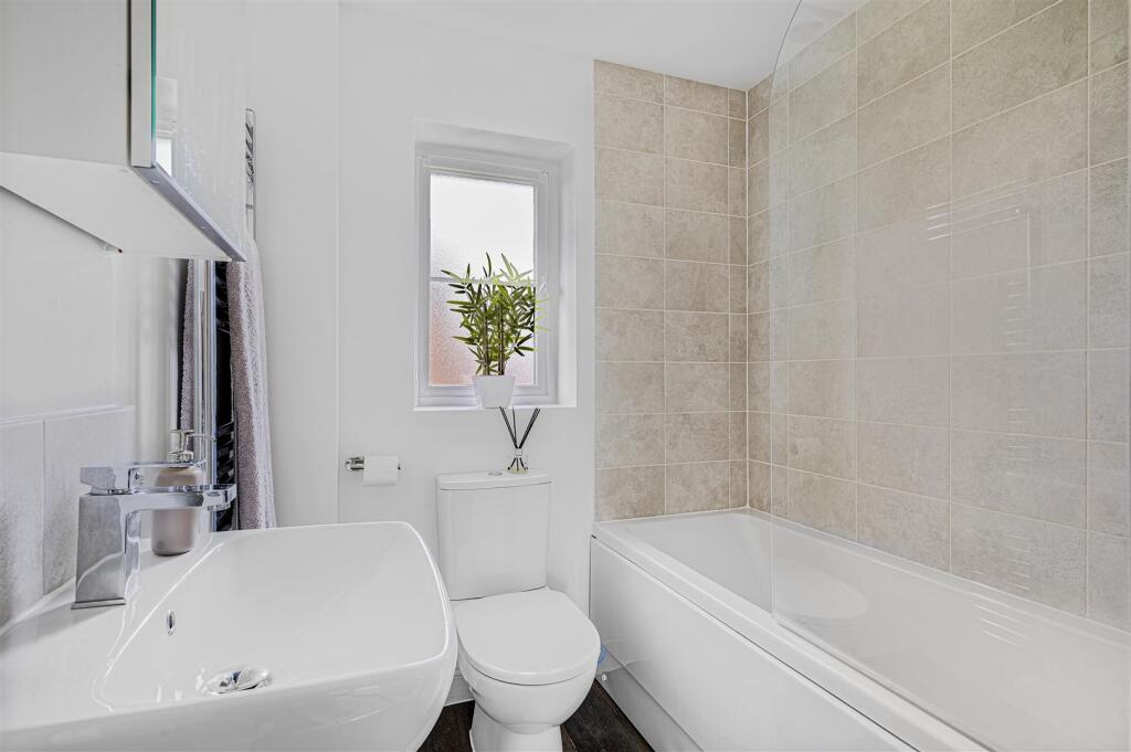 Additional image 10 of Linnet Crescent, Peacehaven