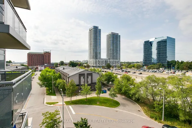 Additional image 12 of 275 Village Green Sq Unit 522