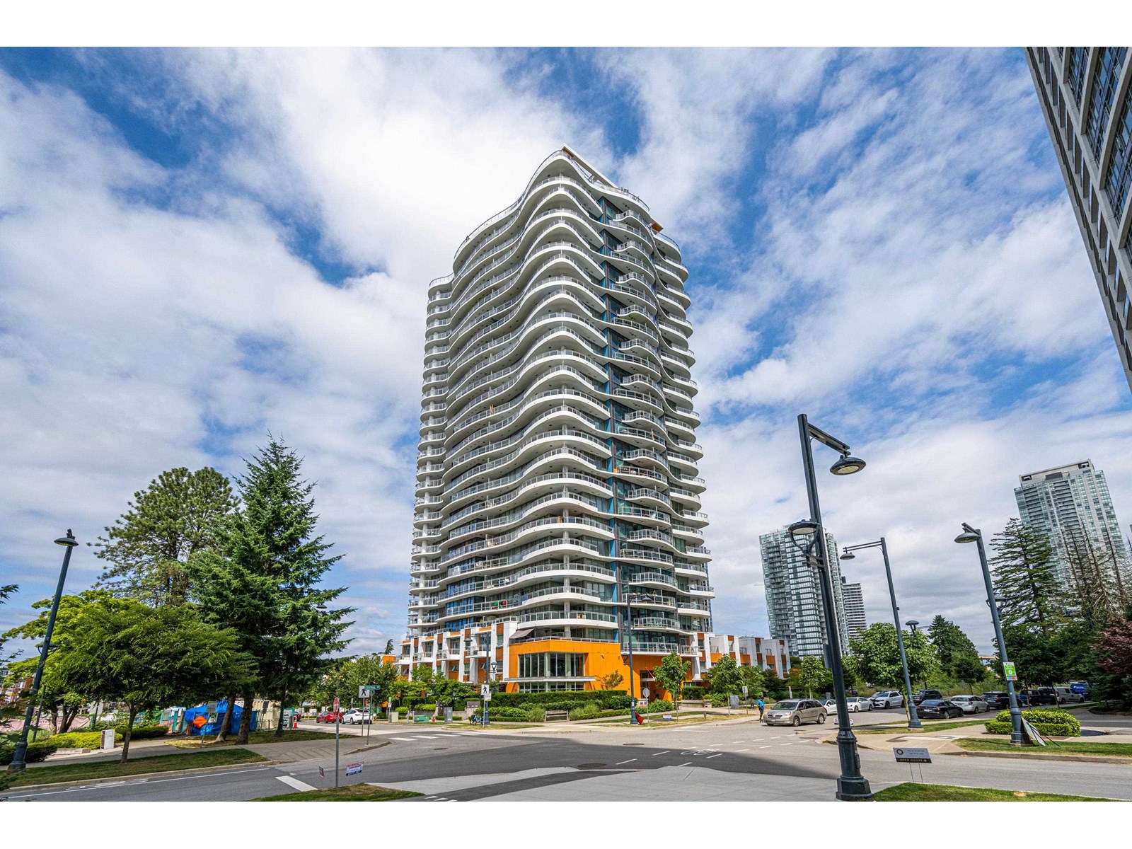 305 13303 CENTRAL AVENUE|Surrey, British Columbia V3T0K6