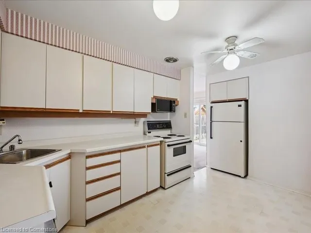 Additional image 11 of 14 Williamsburg Rd Unit 52